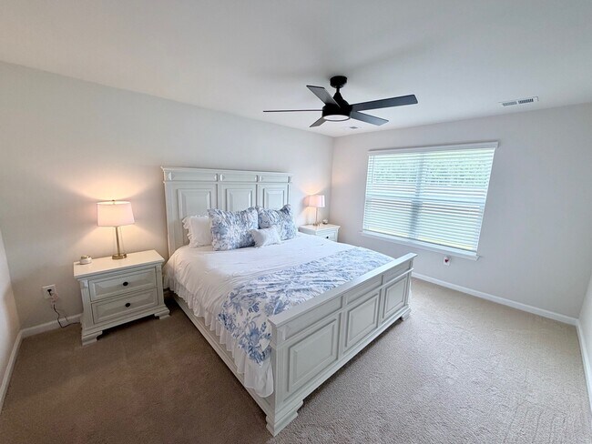 Building Photo - 532 Scarlet Sage Dr