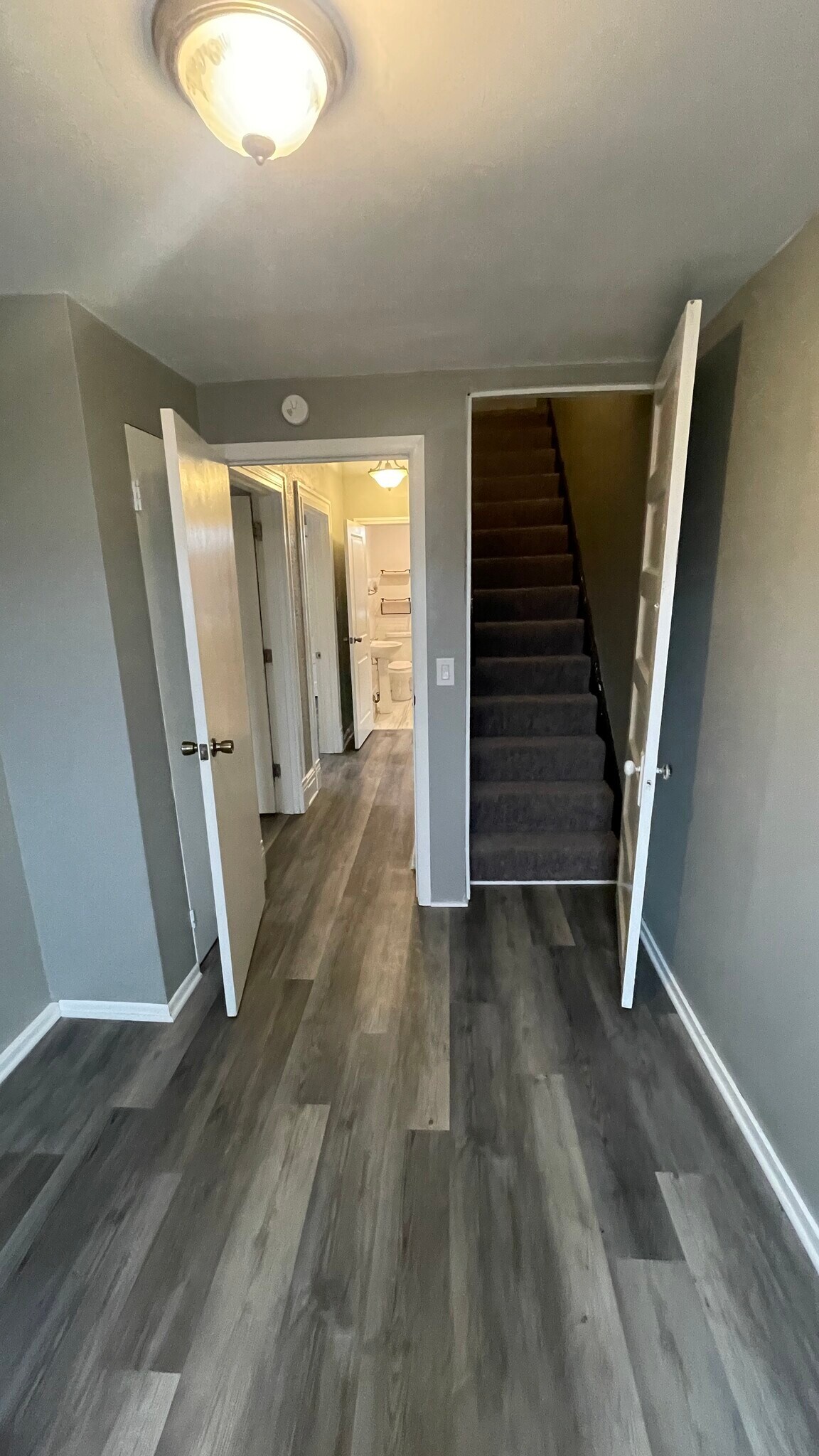 Building Photo - 2311 Grandview Ave