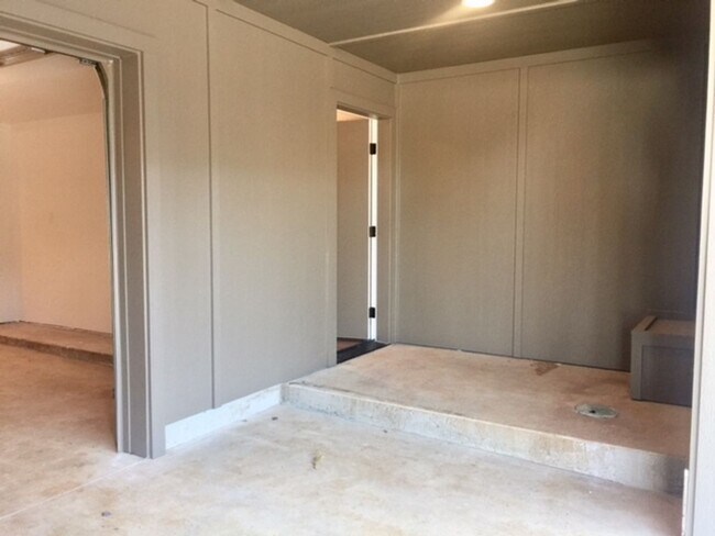 Building Photo - CHAMPION VILLAGE LUXURY TOWNHOMES IN SANDY...