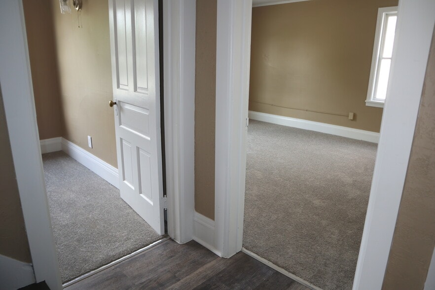 Building Photo - 606 2nd St