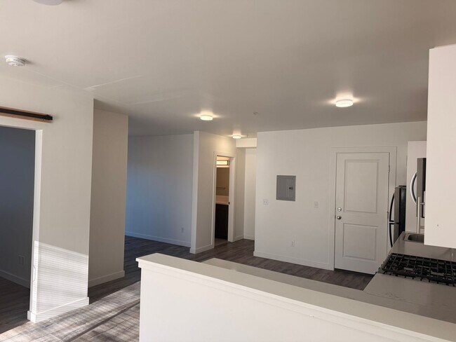 Building Photo - TFSC-B1714