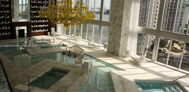 Building Photo - 465 Brickell Ave