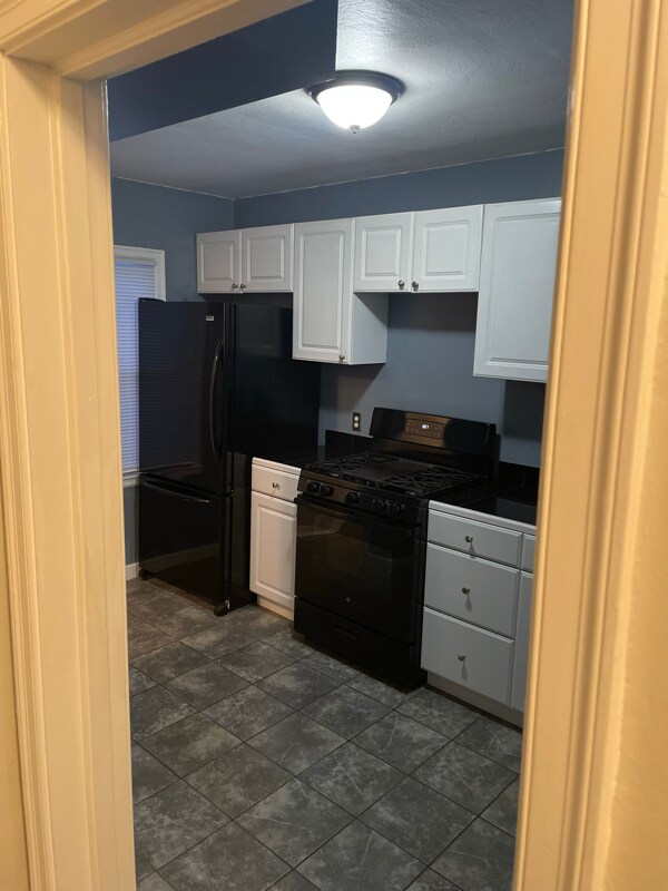 Building Photo - 1665 Tonawanda Ave