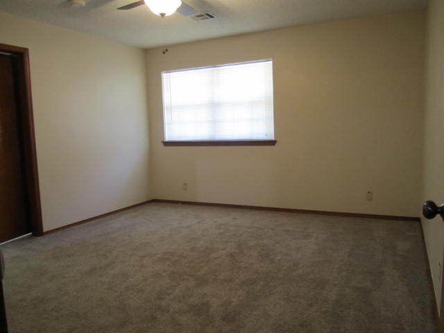 Building Photo - 2106 Bellaire Dr