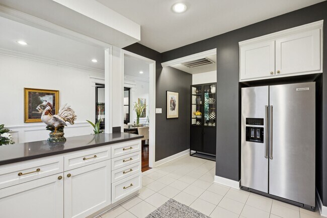 Building Photo - 4964 Post Oak Timber Dr