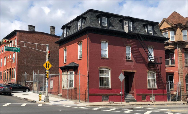 Primary Photo - 521-523 Washington St