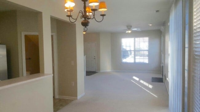 Building Photo - 1017 Farrcroft Way