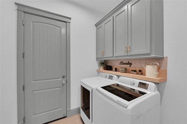 Building Photo - 1538 Thornton Rd