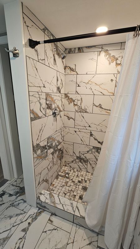 Building Photo - 825 Scenic Hwy