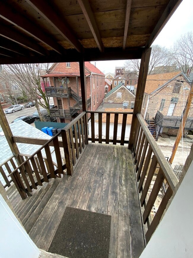 Building Photo - 978 W 19th St
