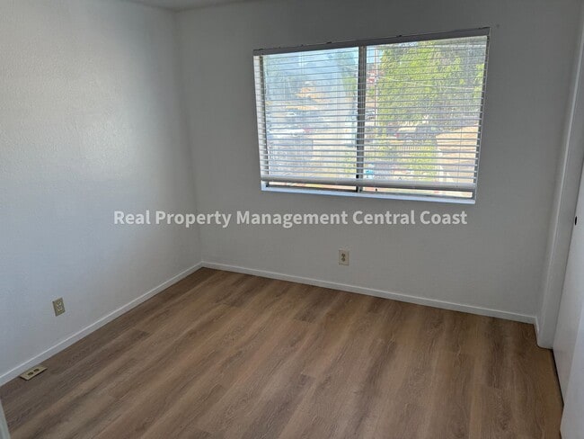 Building Photo - 6460 Nacimiento Ave