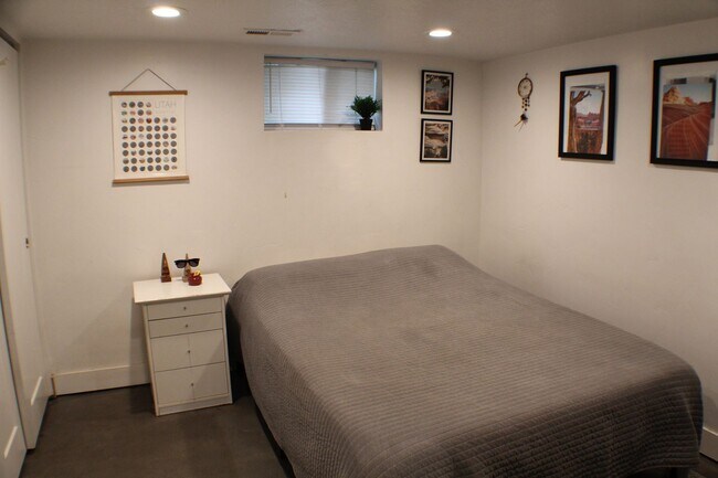 Building Photo - GORGEOUS Salt Lake Home!!!