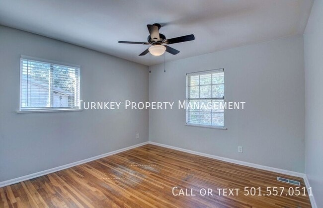 Building Photo - 7 Fairbrook Dr