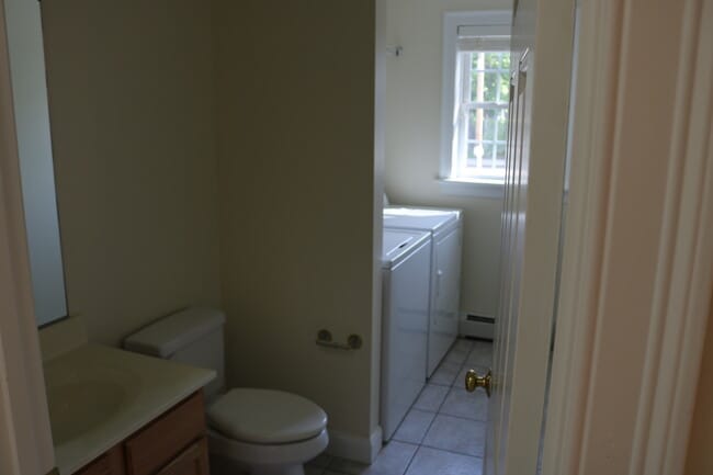 Building Photo - 38 Storer St