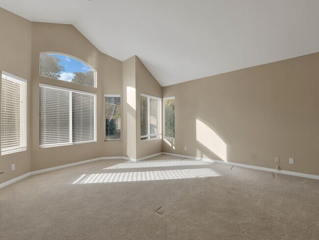 Building Photo - Spacious Newbury Park Rental | Grand Entry, Bonus Room & Covered Patio