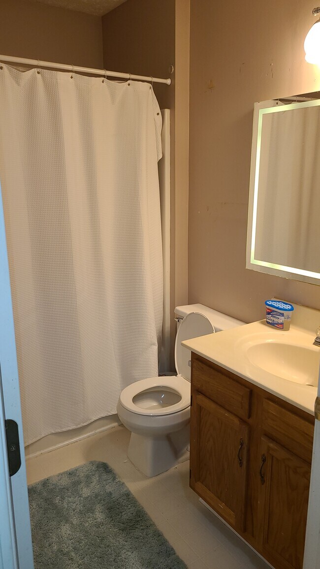 Building Photo - 406 Old Towne Rd