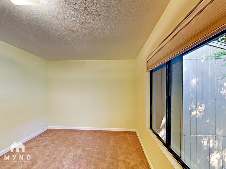 Building Photo - 2321 Swarthmore Dr