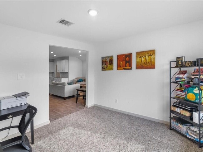 Building Photo - 1702 Maclane Ct
