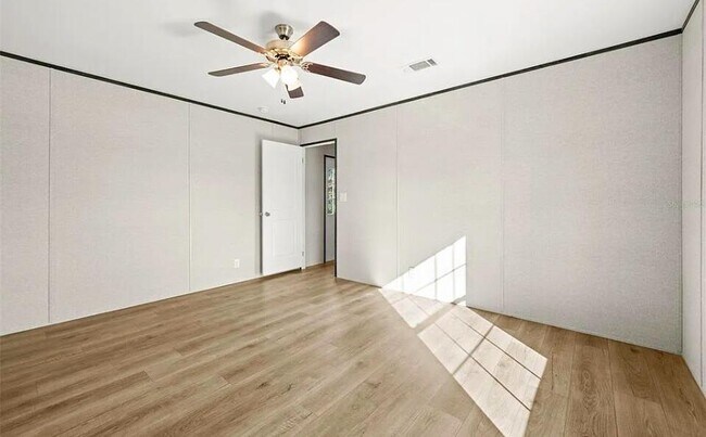 Building Photo - 5350 NE 108th Terrace