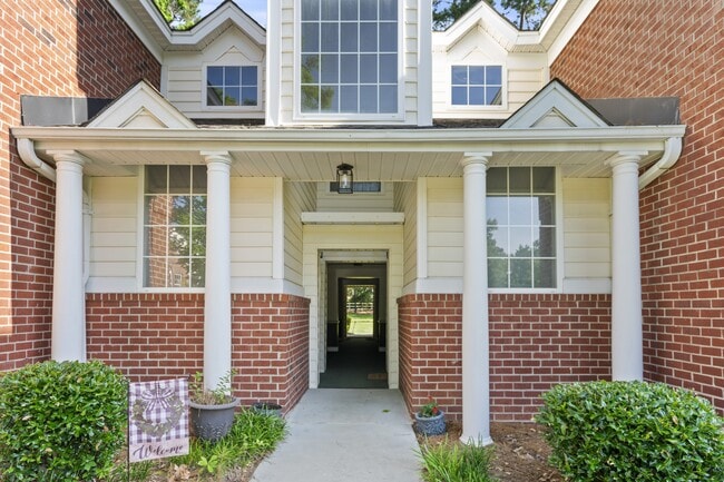 Building Photo - 2113 Sanderling Dr