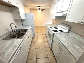 Building Photo - 411 Live Oak St