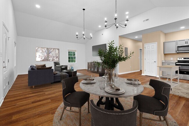 Building Photo - $500 OFF Special - 4Bd/ 2Bath Ranch Style home mins from Downtown Burlington