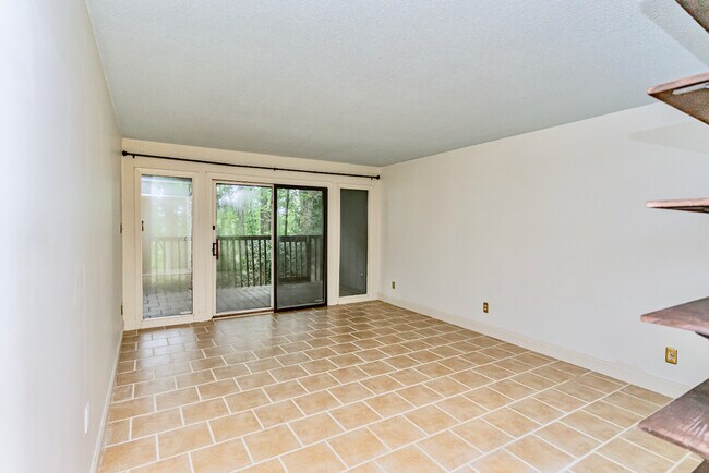 Building Photo - 178 Ingleoak Ln