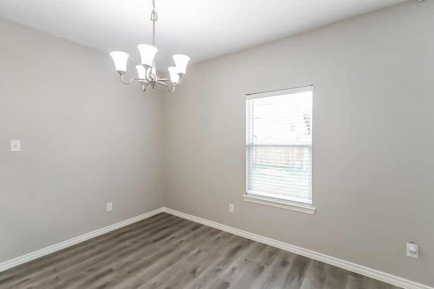Building Photo - 10110 Berrybriar Ln