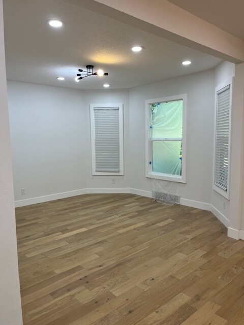 High ceilings - 636 NE Prescott St