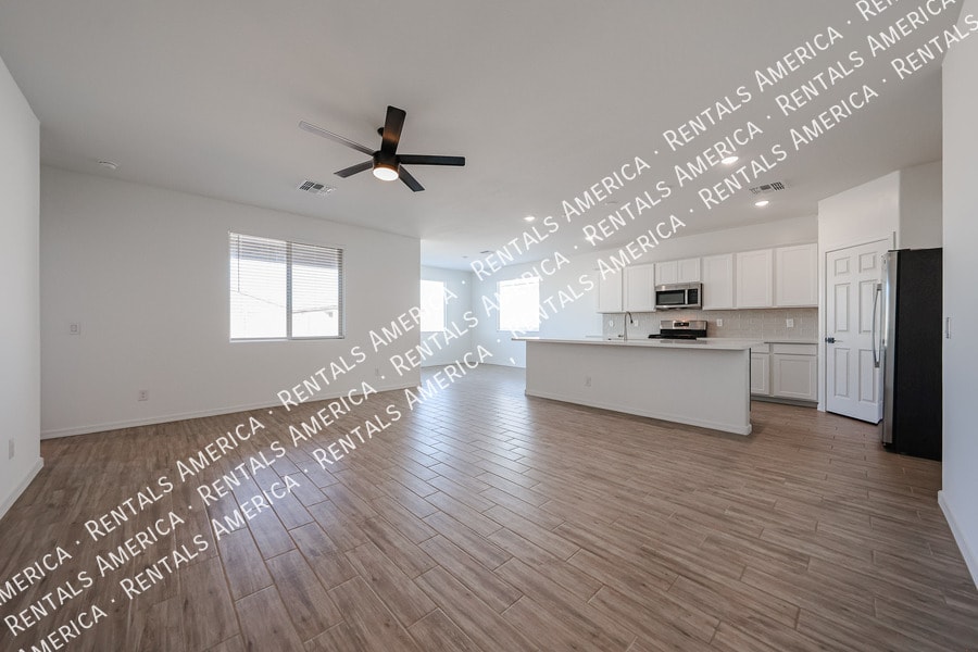 Building Photo - 5528 W McNeil St