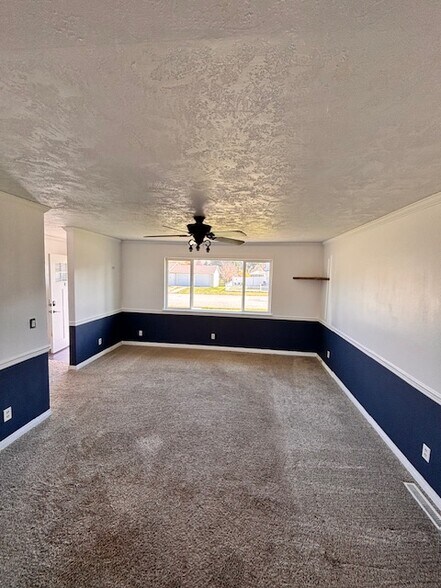 Building Photo - 521 Dorie Dr