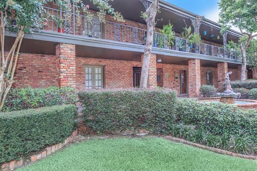 Building Photo - 1617 Fountain View Dr