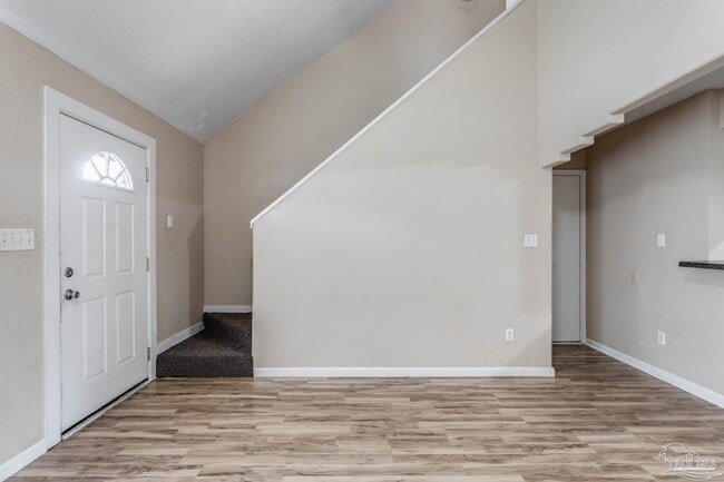 Building Photo - 6910 Heather Oaks Dr