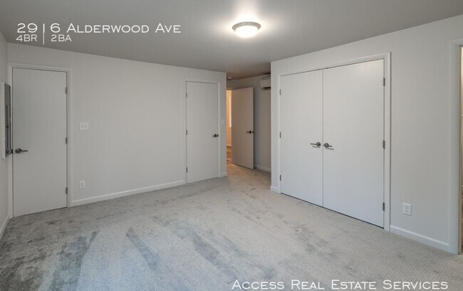 Building Photo - 2916 Alderwood Ave