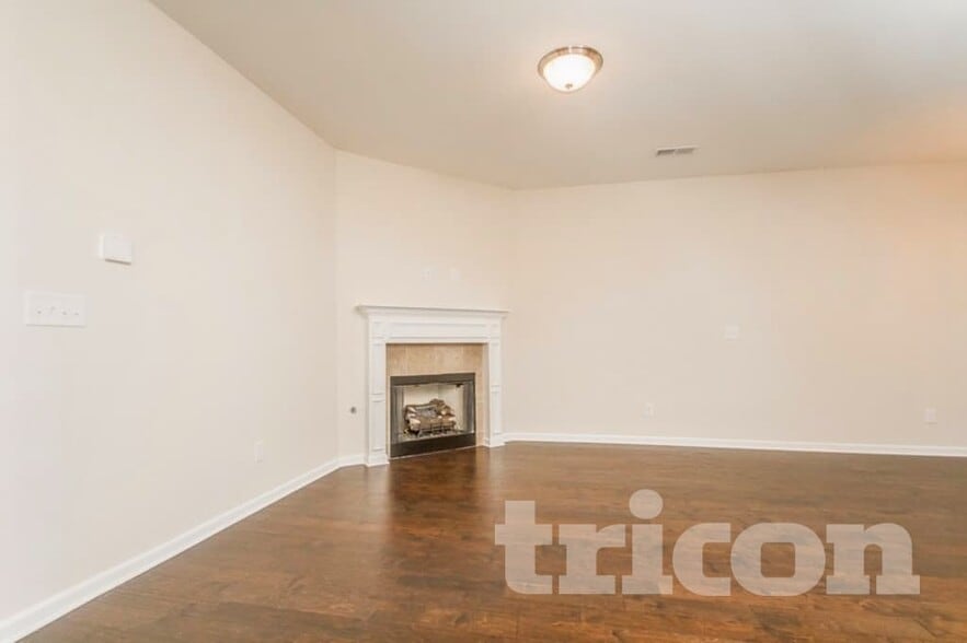 Building Photo - 2153 Cason Ln