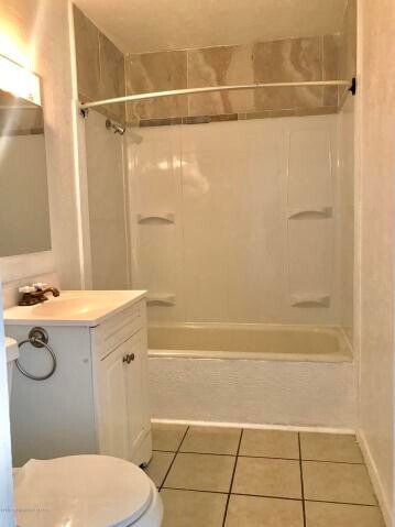 Building Photo - BIVINS ADORABLE 2BEDROOM 1BATH 1CAR GARAGE