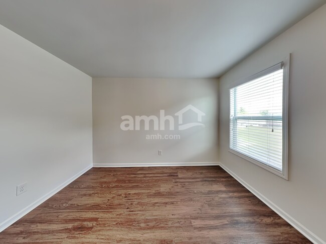 Building Photo - 2222 Kingstree Dr