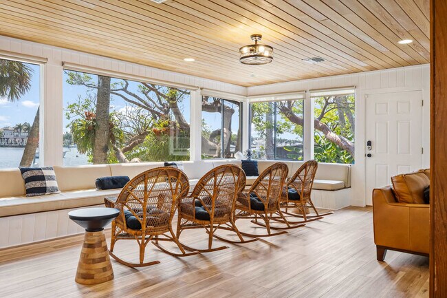 Building Photo - 11560 Dragon Point Dr