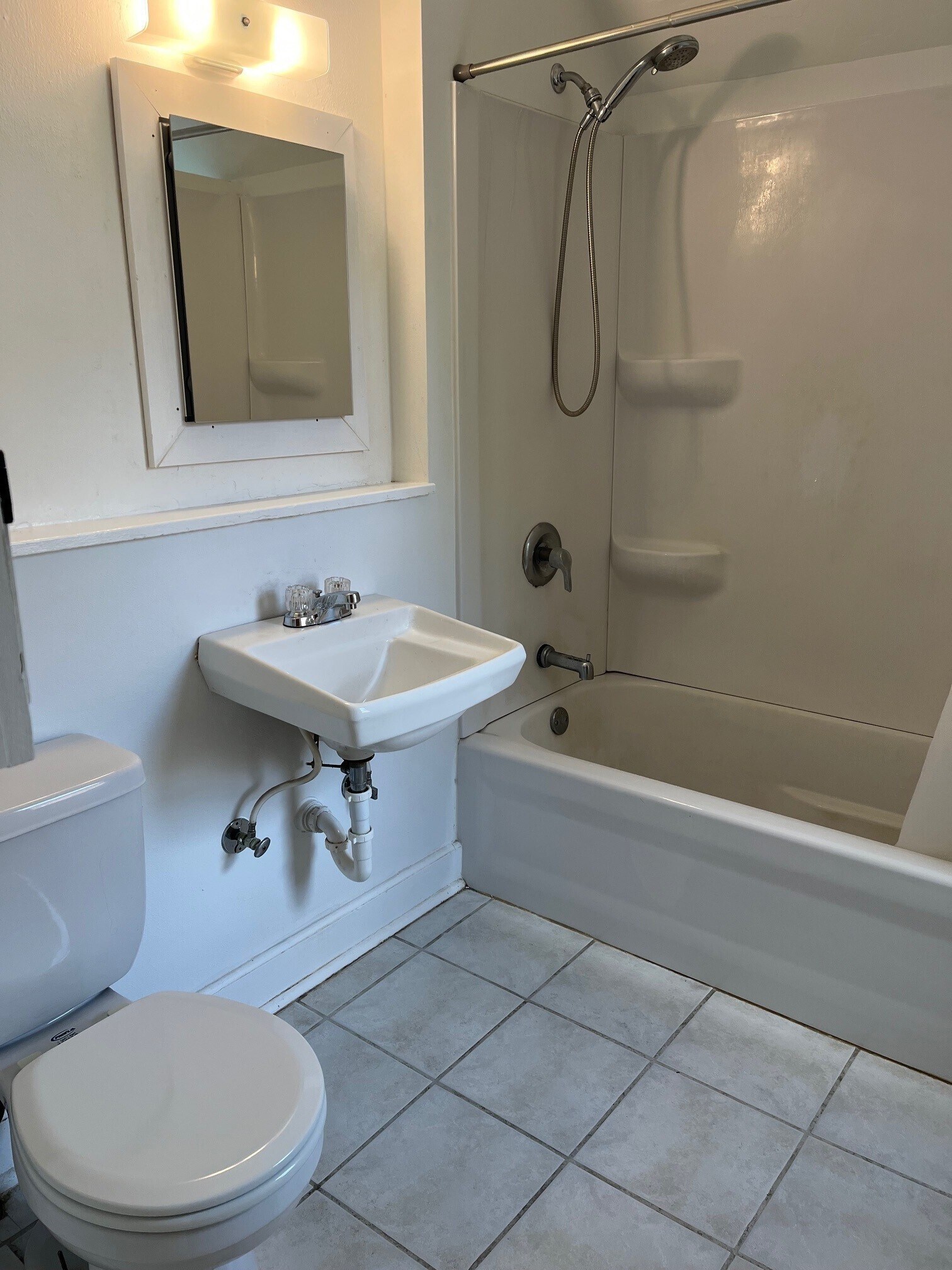 Building Photo - 508 E Lincoln Ave