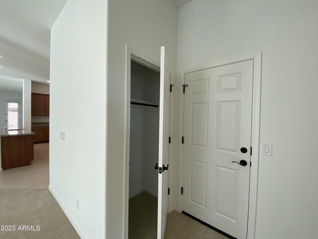 Building Photo - 442 W Golden Aspen Dr