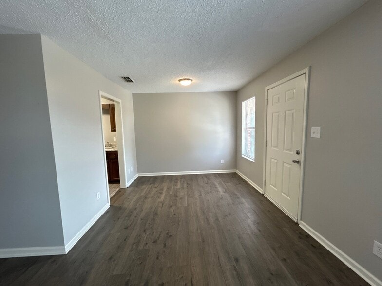 Building Photo - 30 Sta Les Cv