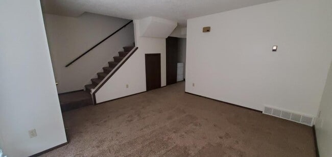 Building Photo - 906 Hersinger Pl