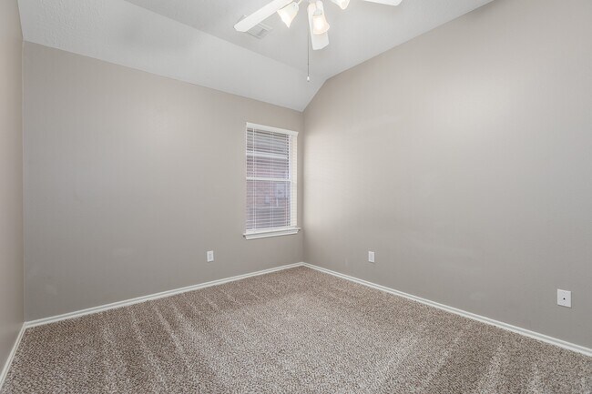 Building Photo - 18126 Stone Trail Manor Dr