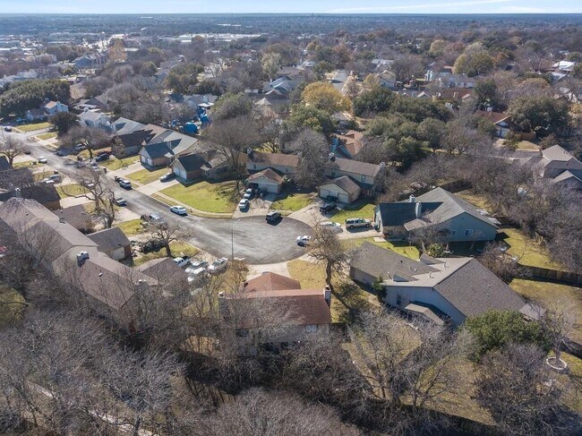 Building Photo - 9203 Kempler Dr