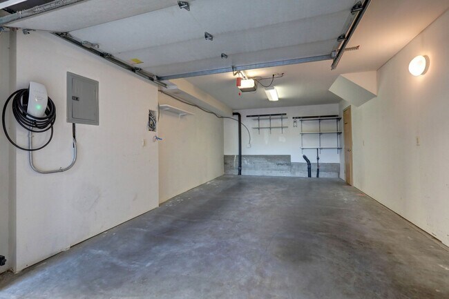 Building Photo - 3820 S Hudson St