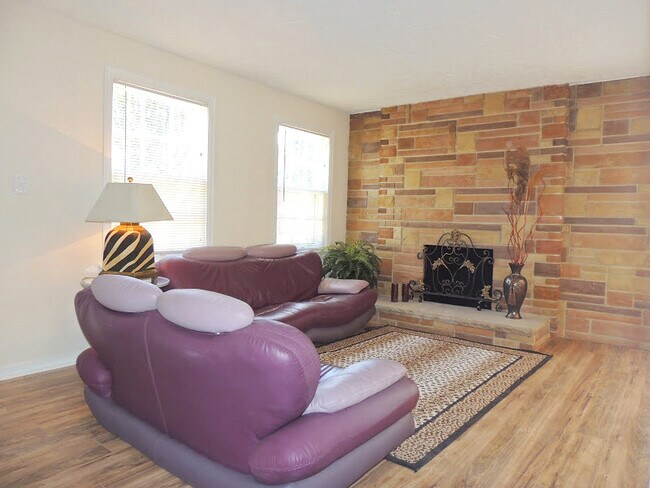 Building Photo - Beautifully Renovated 3BR Cape Cod in Shaker Heights – Spacious & Move-In Ready!