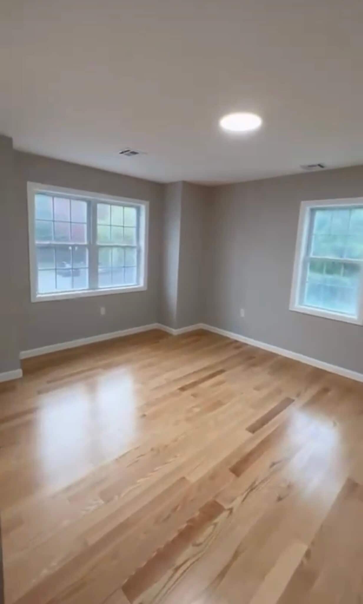 Building Photo - 13 Marion St