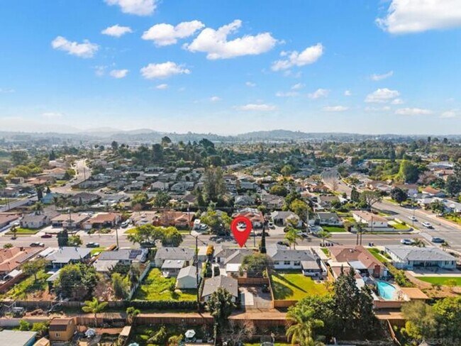 Building Photo - 8420-8424 Dallas St