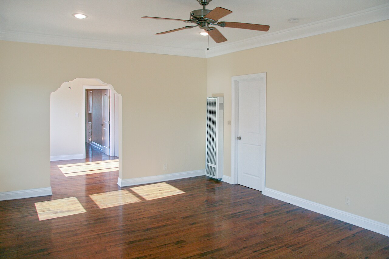 Building Photo - 6071 1/2 Pickford St