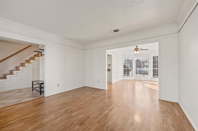 Building Photo - 4348 Kenwood Dr